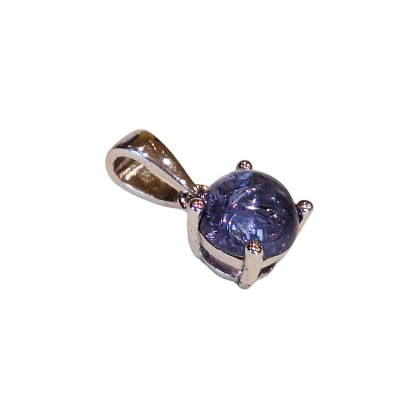 Silver Pendant with a Tanzanite