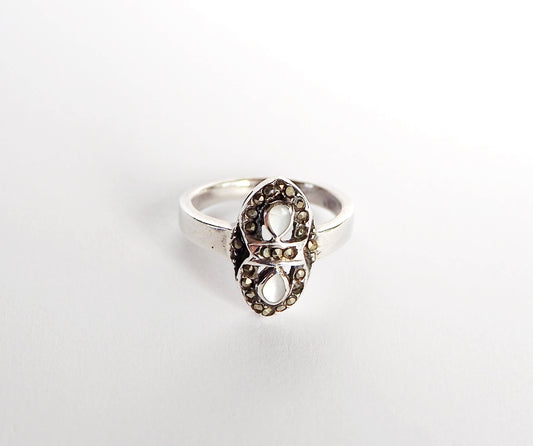 Silver Ring with White Nacre