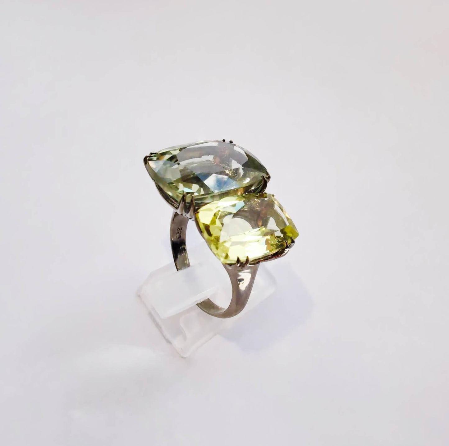 Серебряное кольцо с празиолитом и лимонным цитрином