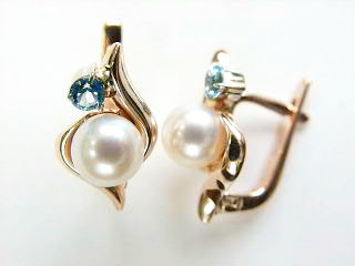 14K Red Gold Earrings with White Freshwater Pearls and Blue Topazes