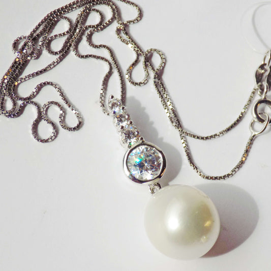 Silver Necklace with White Sea Pearl and Zircons