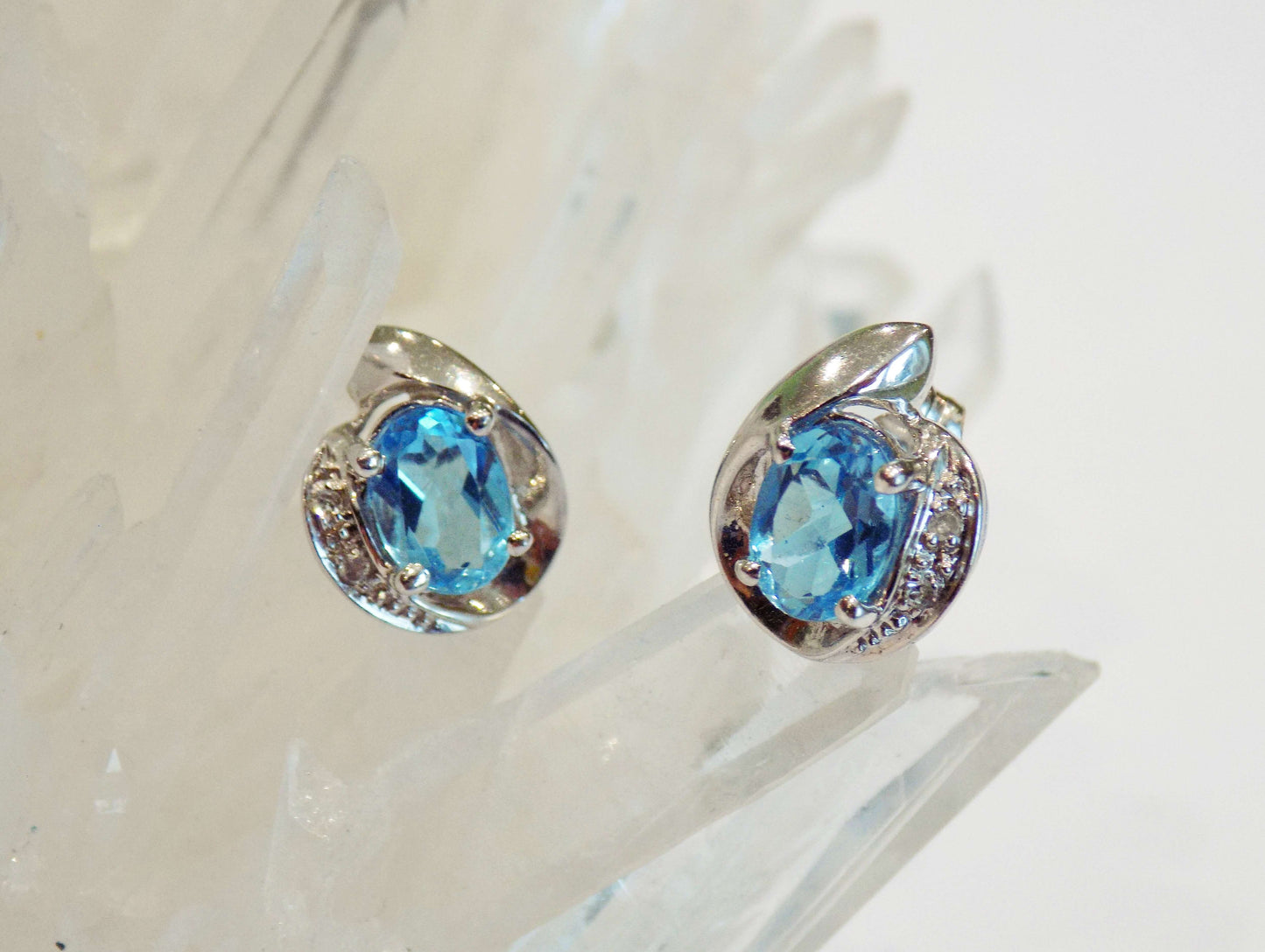 14K White Gold Earrings with Blue Topazes and Diamonds