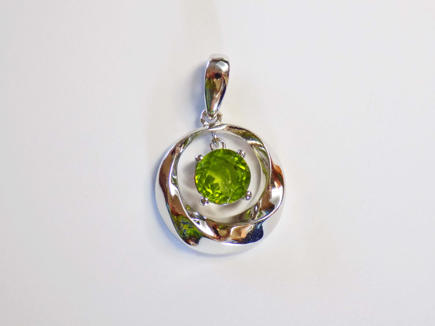 Silver Pendant with Peridot - AnArt