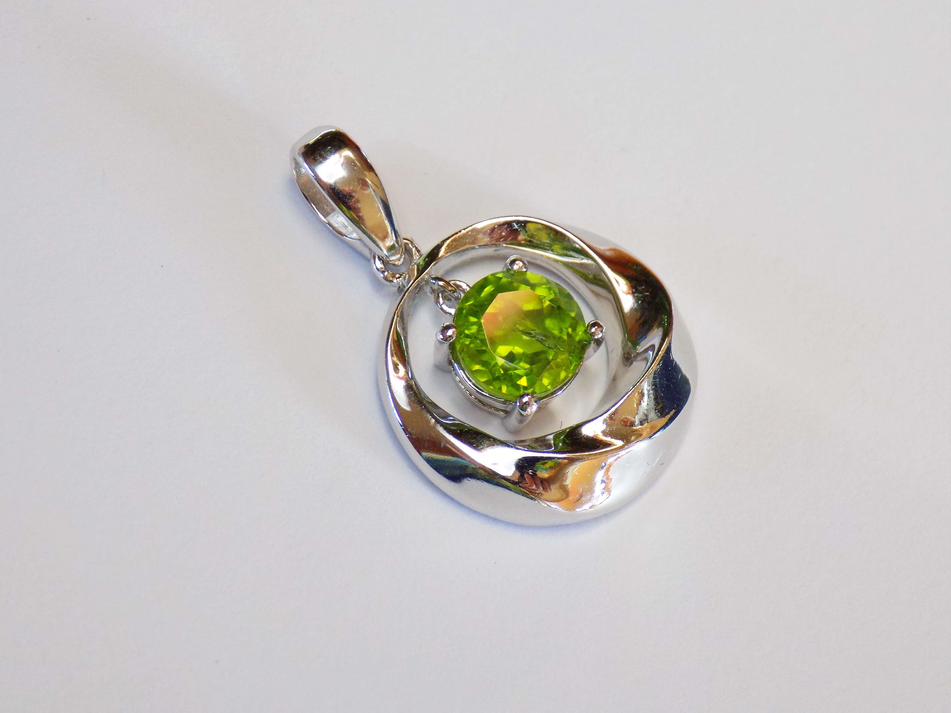 Silver Pendant with Peridot - AnArt