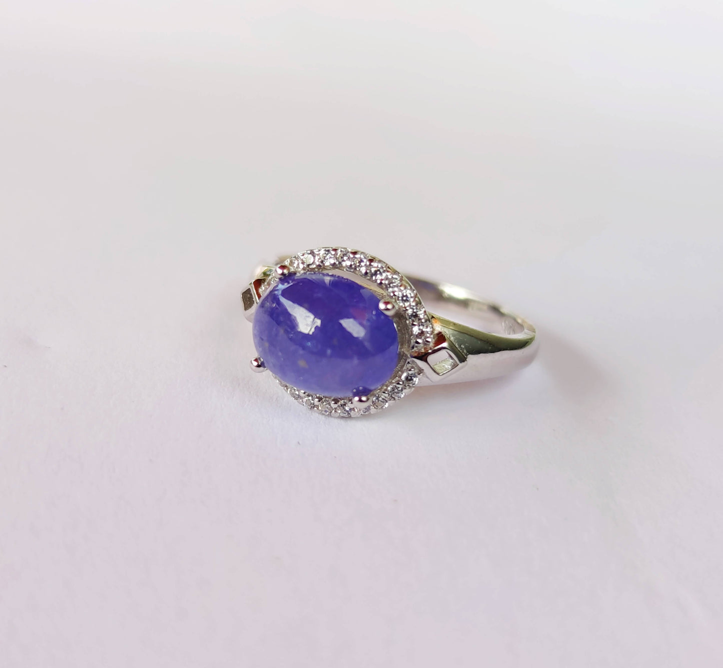 Silver Ring with Tanzanite and Zircons