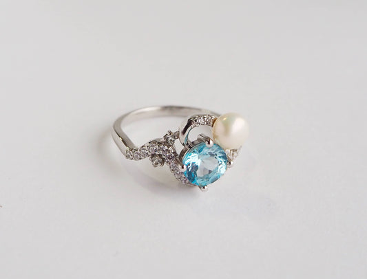 Silver Ring with Blue Topaz, Pearl and Zircons